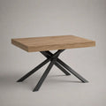 Table à manger rectangulaire avec plateau effet chêne et piètement croisé en acier noir, 120 × 80 × 76 cm